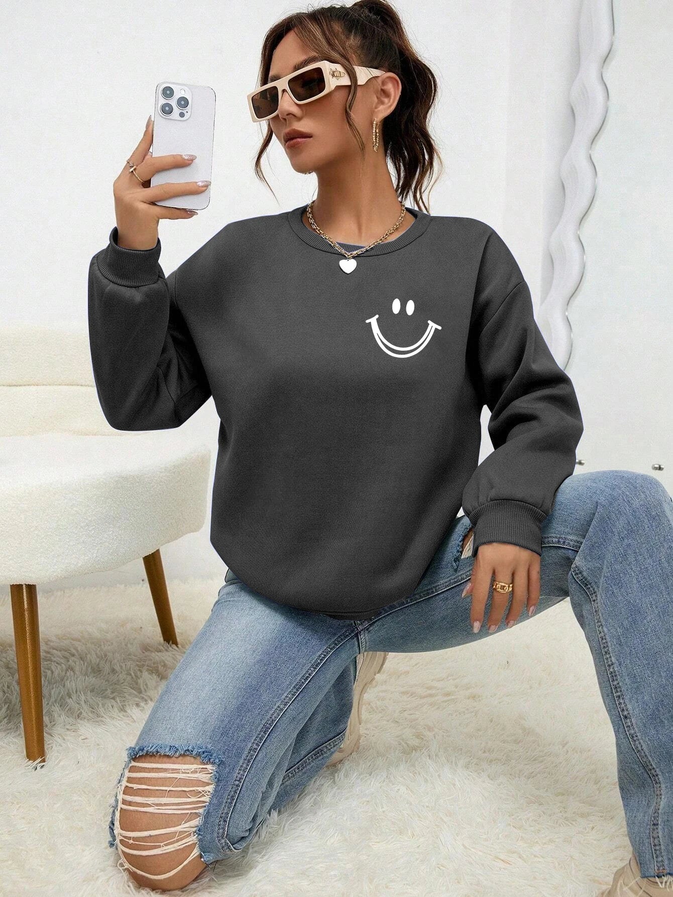 Smiling Face Printed Women’s O-Neck Sweatshirt