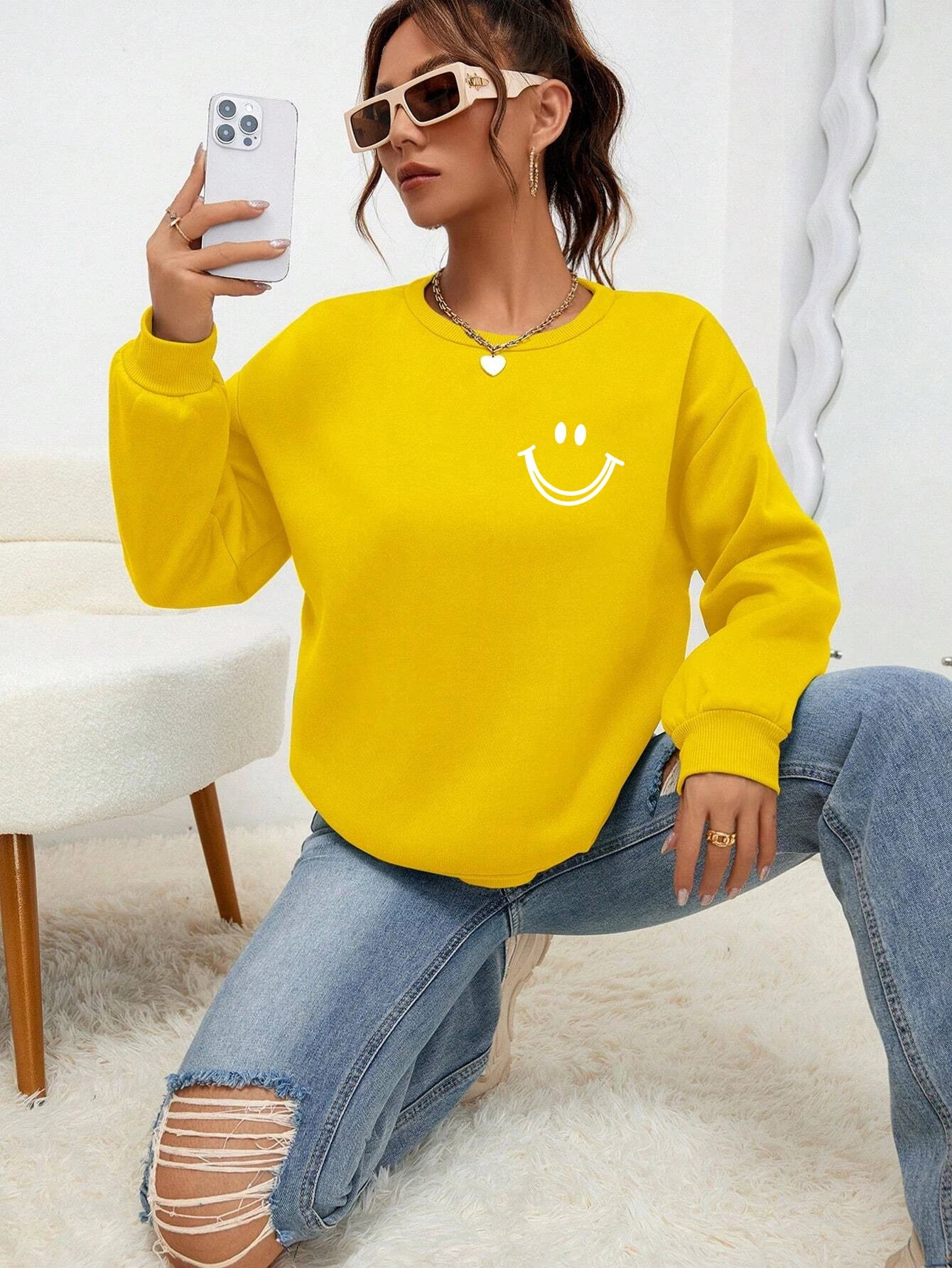 Smiling Face Printed Women’s O-Neck Sweatshirt